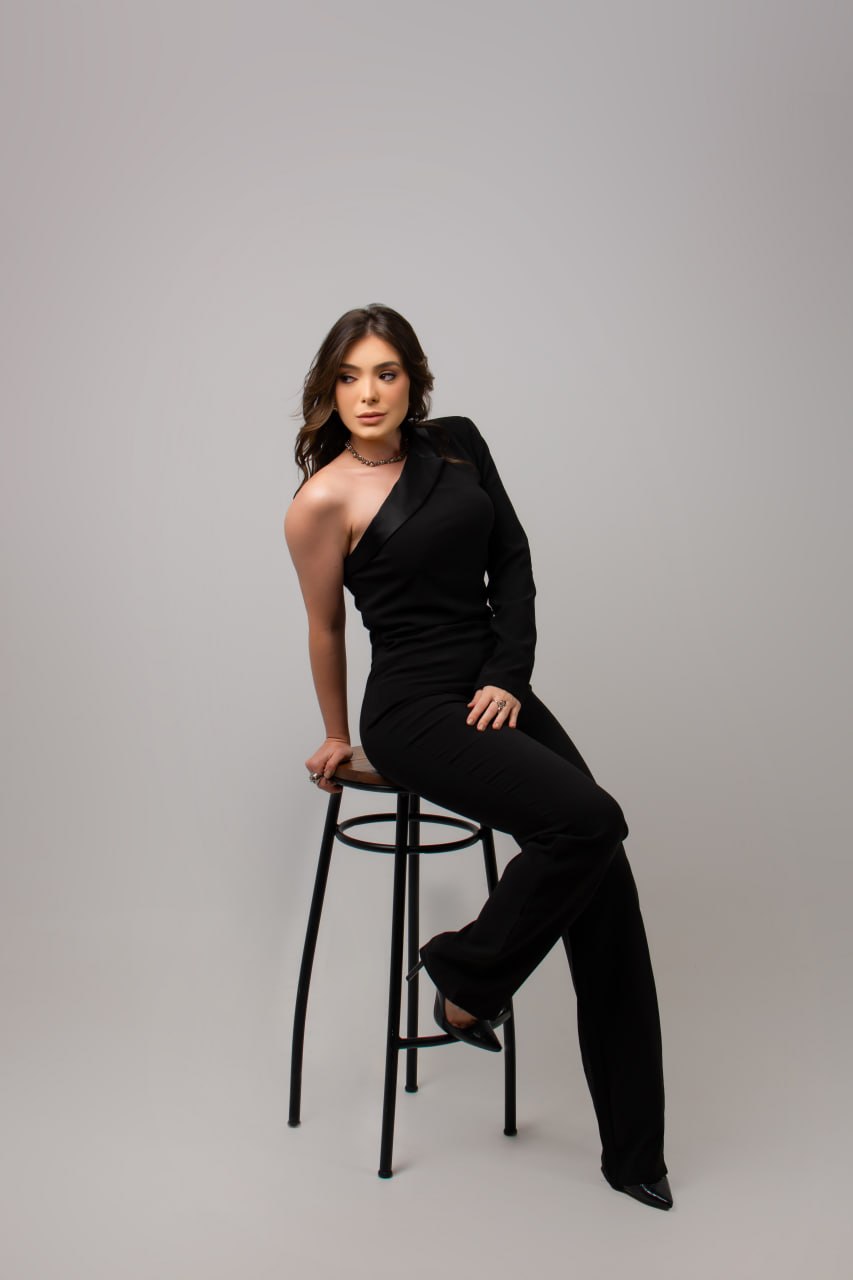 Dra. Mariana Leite em ambiente acolhedor